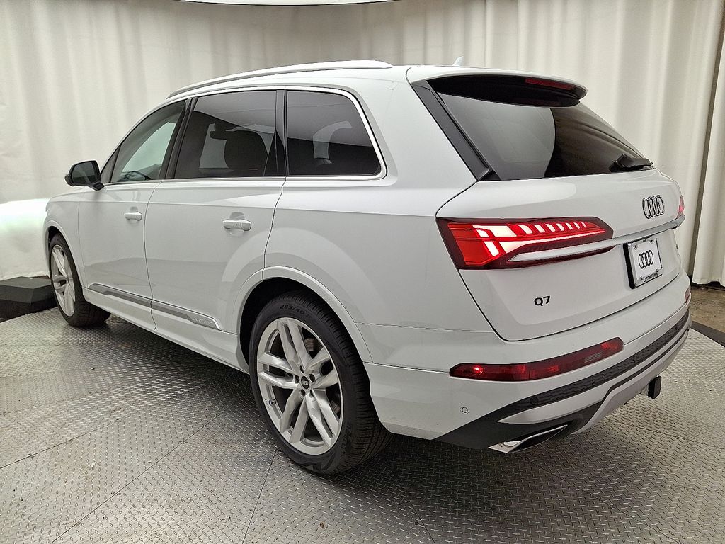 Thumbnail: 2025 Audi Q7 - 4