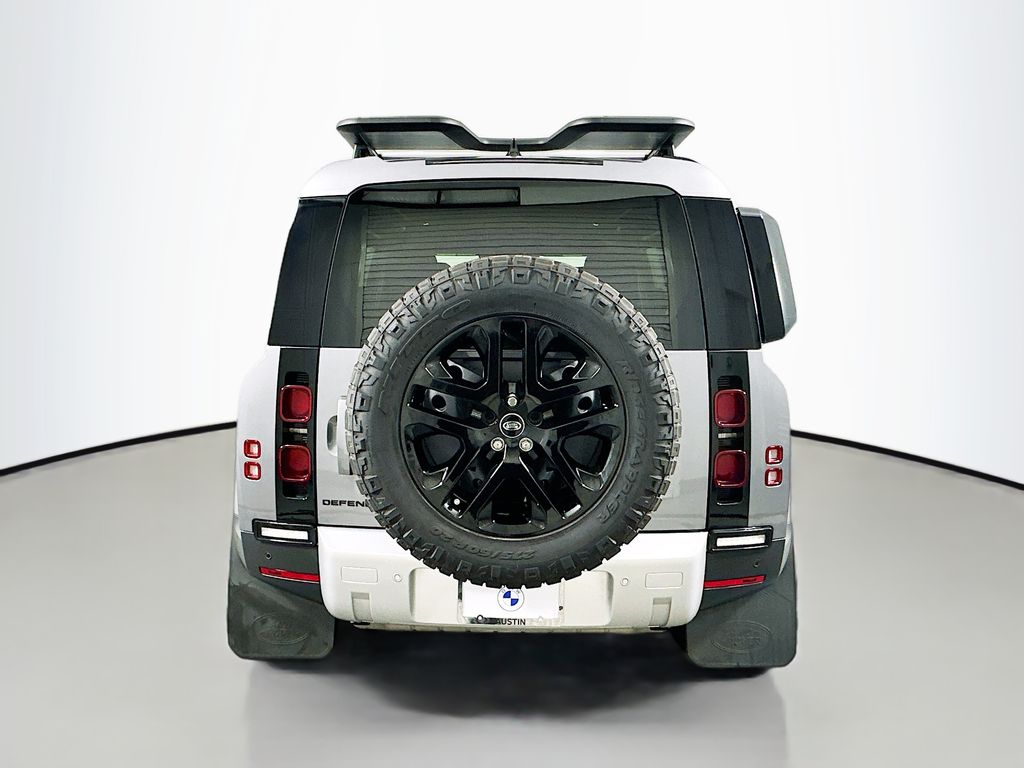 2024 Land Rover Defender 110 6