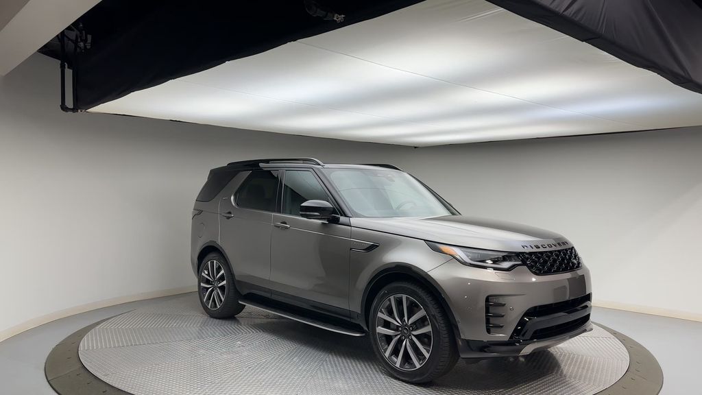 2024 Land Rover Discovery Dynamic SE 2