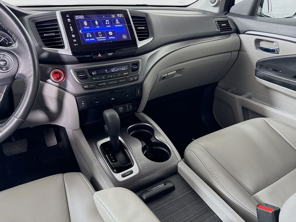Thumbnail: 2018 Honda Pilot - 23