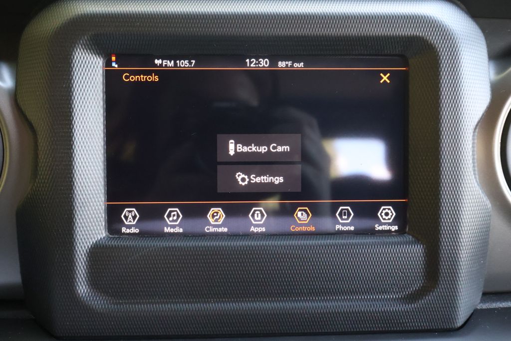 Thumbnail: 2022 Jeep Wrangler - 16