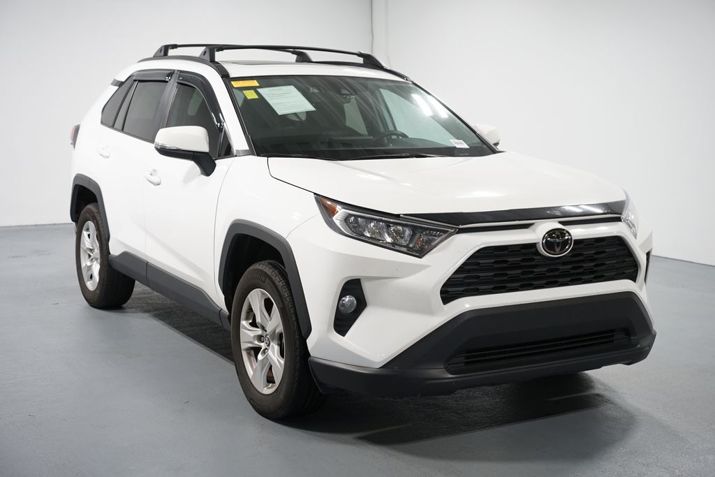 Thumbnail: 2021 Toyota RAV4 - 3