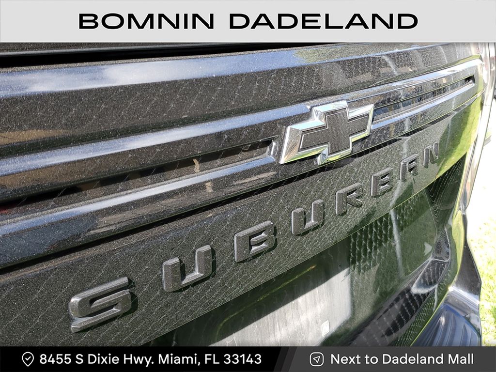 2023 Chevrolet Suburban Z71 photo