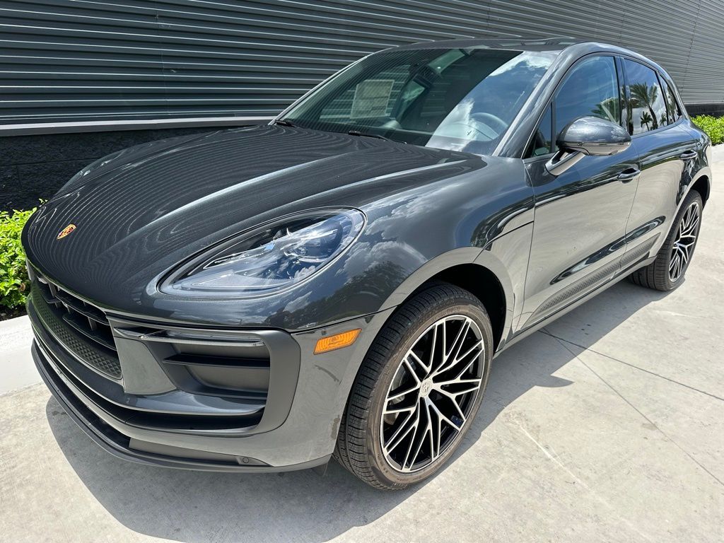 Thumbnail: 2025 Porsche Macan - 6