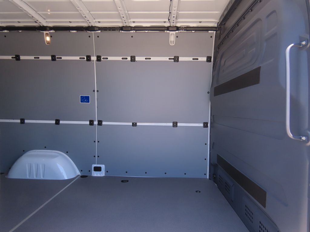 Thumbnail: 2025 Mercedes-Benz Sprinter - 25