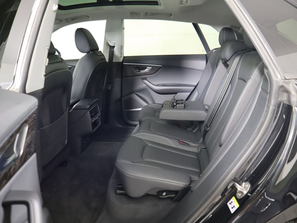 Thumbnail: 2022 Audi Q8 - 22