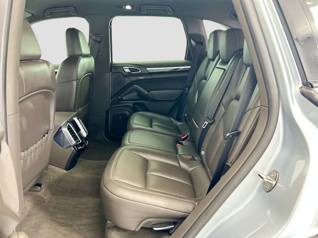 Thumbnail: 2018 Porsche Cayenne - 20