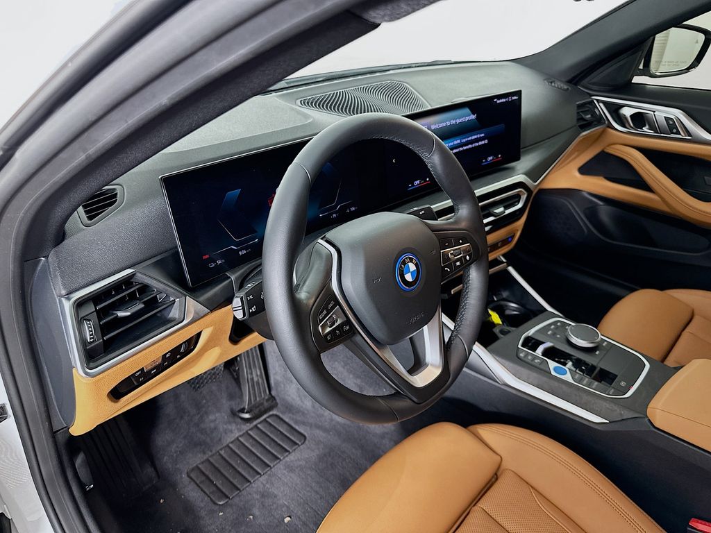 Thumbnail: 2023 BMW i4 - 9