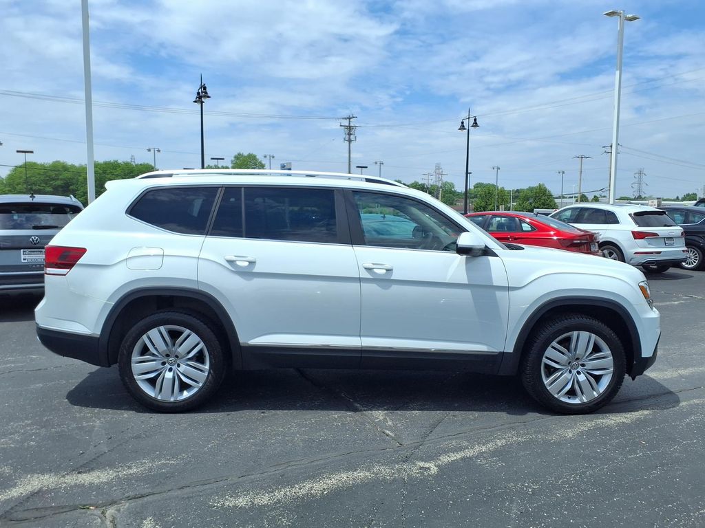 Used 2019 Pure White Volkswagen SEL image 3