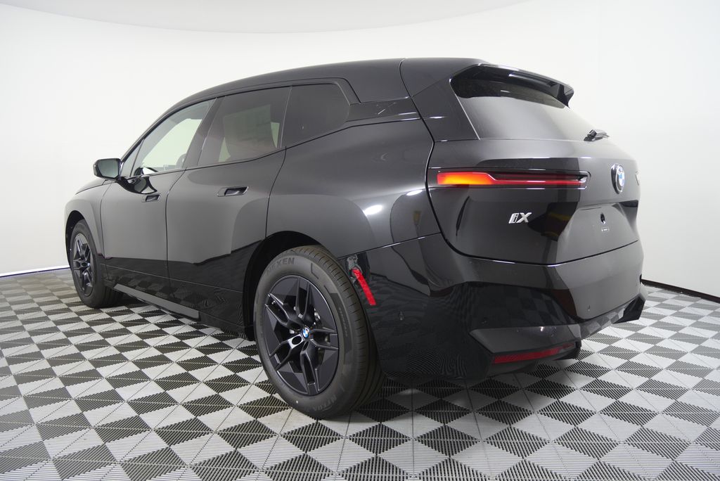 Thumbnail: 2026 BMW iX - 5