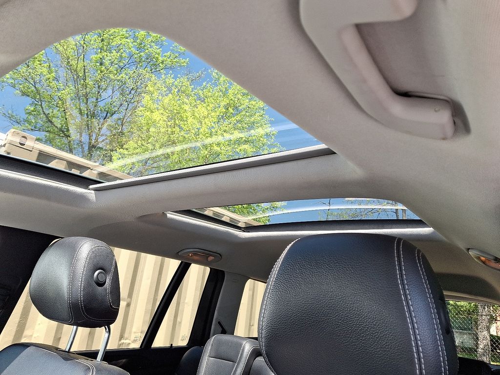 Thumbnail: 2016 Mercedes-Benz GL-Class - 14