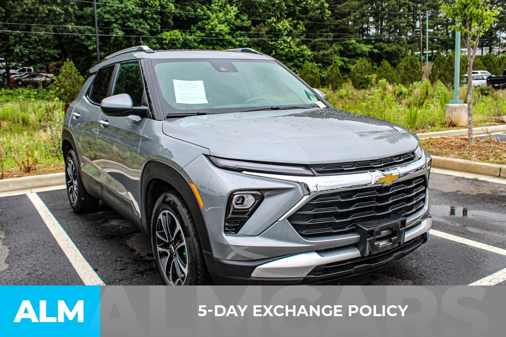 Used 2025 Gray Chevrolet LT image 3