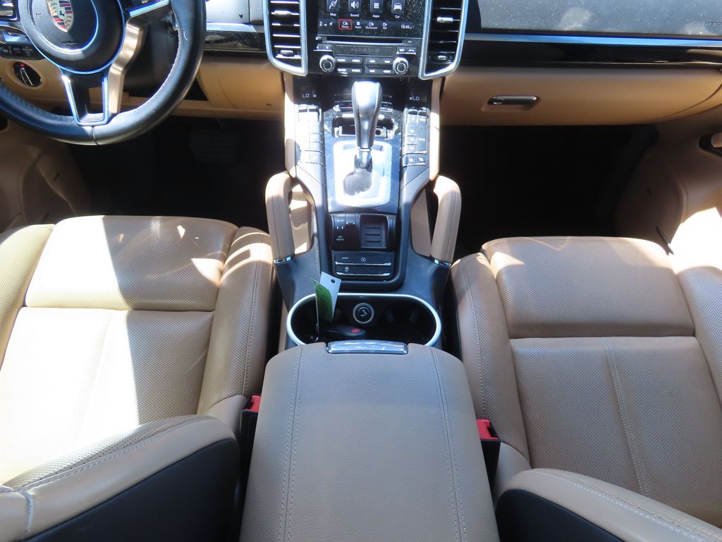 Thumbnail: 2017 Porsche Cayenne - 9