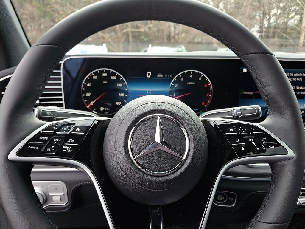 Thumbnail: 2026 Mercedes-Benz GLE - 15