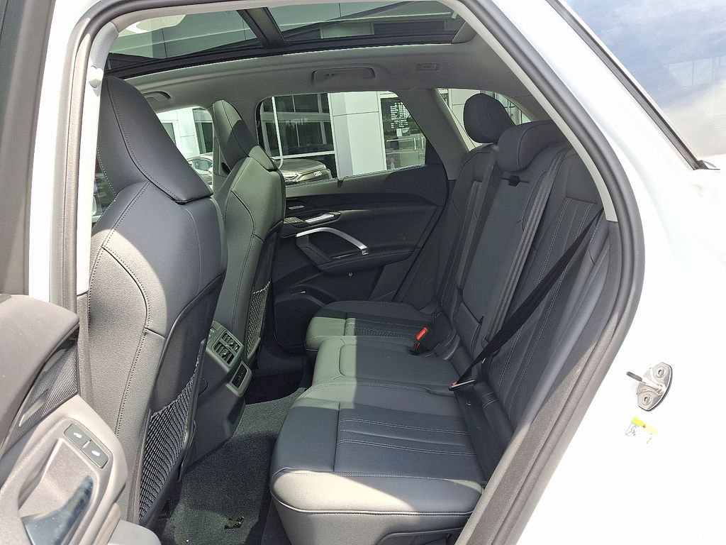 2025 Audi Q5  7