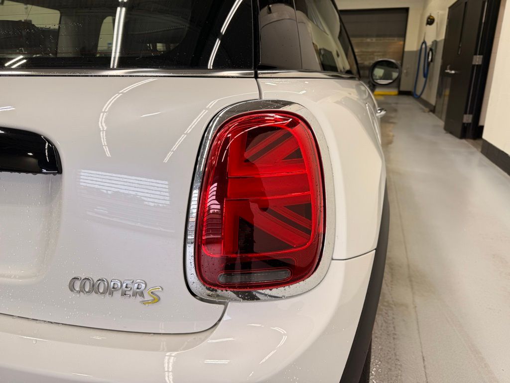 Thumbnail: 2024 MINI Cooper - 5