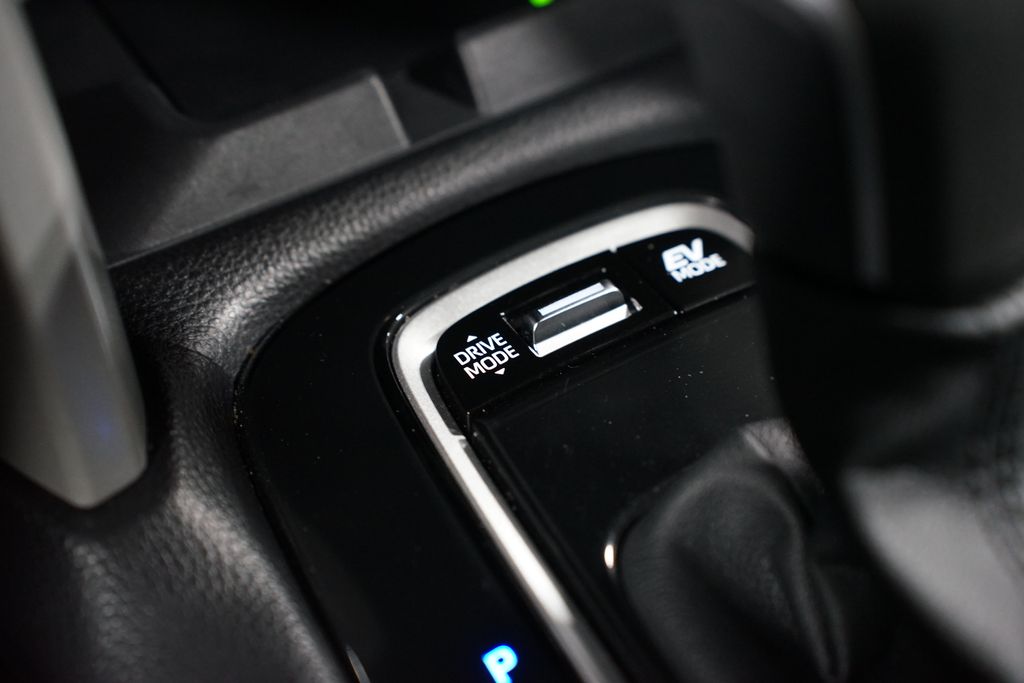 Thumbnail: 2025 Toyota Corolla Cross - 23