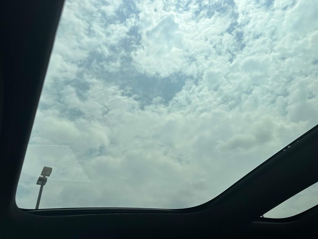 Thumbnail: 2024 Mercedes-Benz GLB - 12