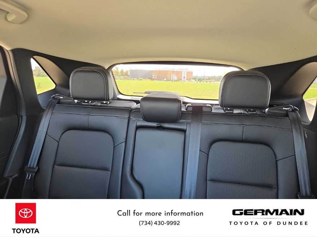 2022 Ford Escape SEL photo 11