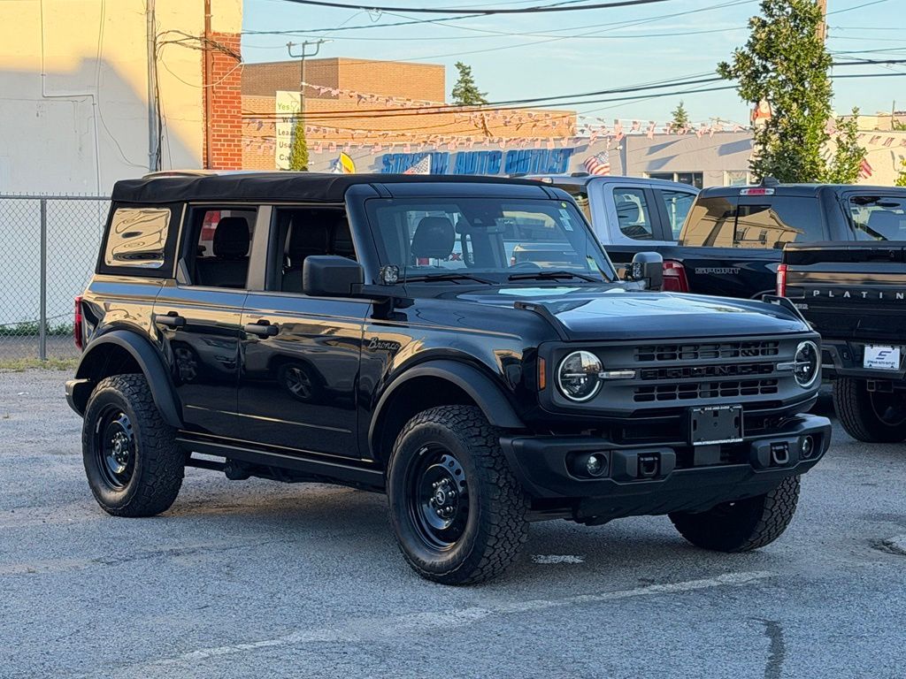 2022 Ford Bronco Black Diamond Mid (322A) 4x4's photo