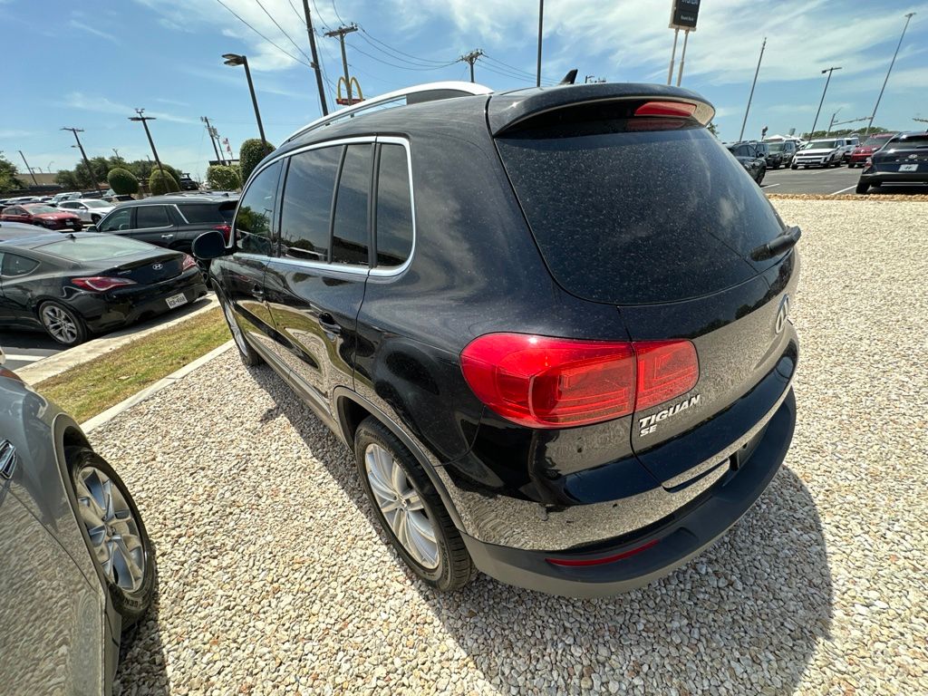 Thumbnail: 2016 Volkswagen Tiguan - 3