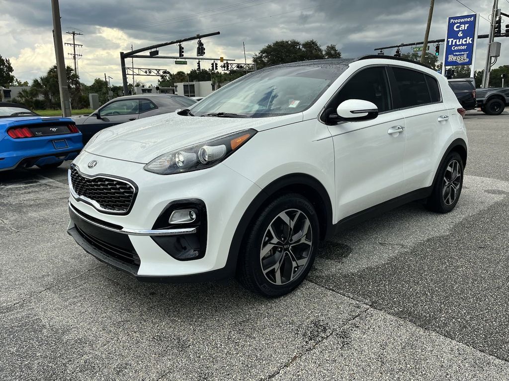 2022 Kia Sportage EX 9