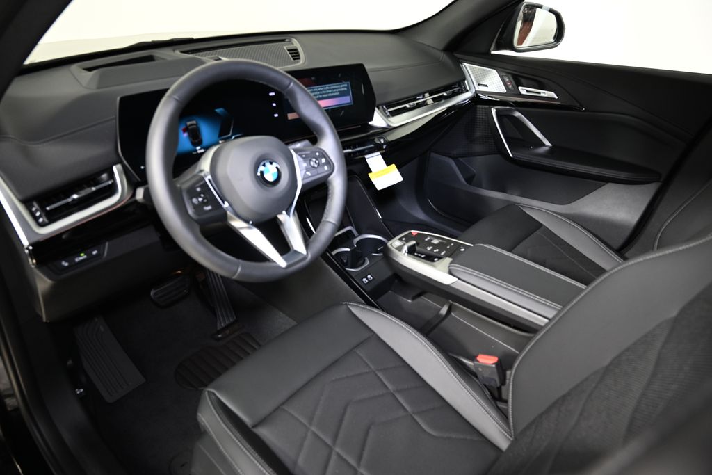 Thumbnail: 2025 BMW X2 - 15