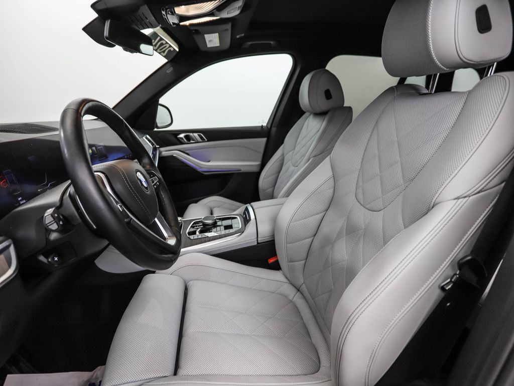 Thumbnail: 2024 BMW X5 - 11