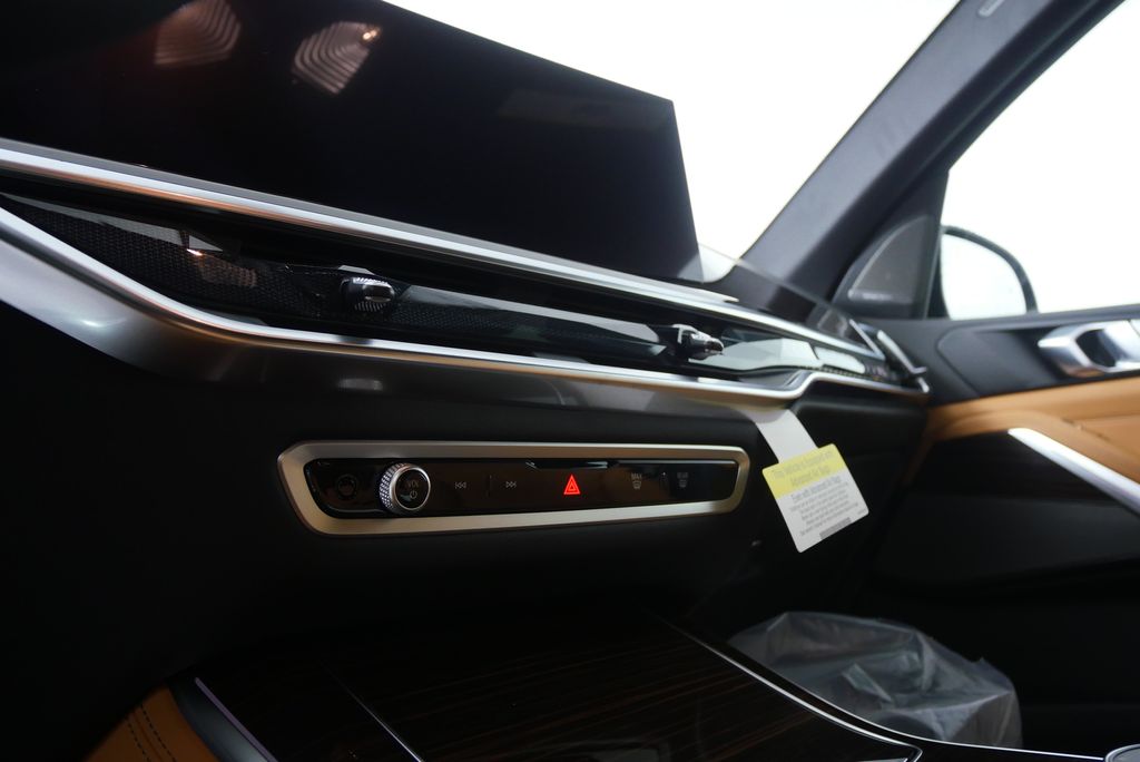 Thumbnail: 2026 BMW X5 - 19