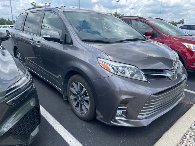Thumbnail: 2019 Toyota Sienna - 2