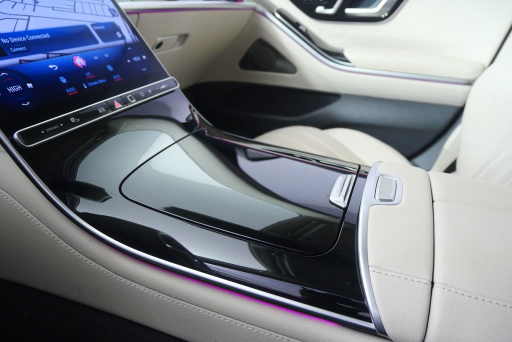 Thumbnail: 2022 Mercedes-Benz S-Class - 21