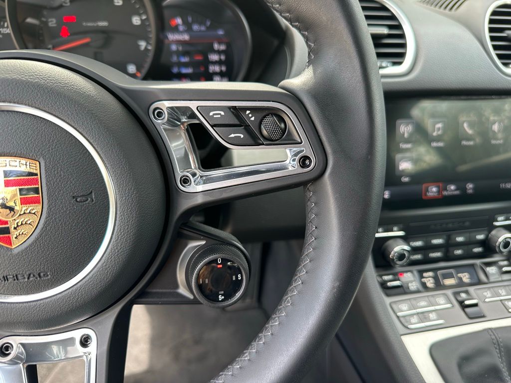 Thumbnail: 2025 Porsche 718 Cayman - 32