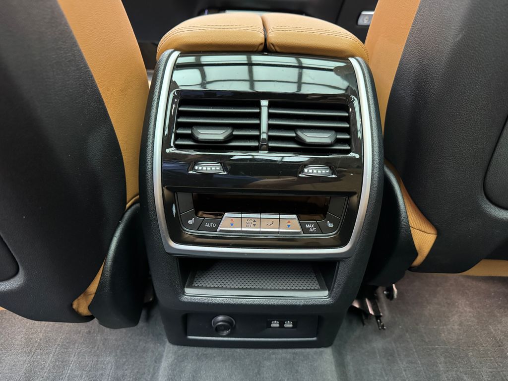 Certified Used 2024 White BMW xDrive40i image 26