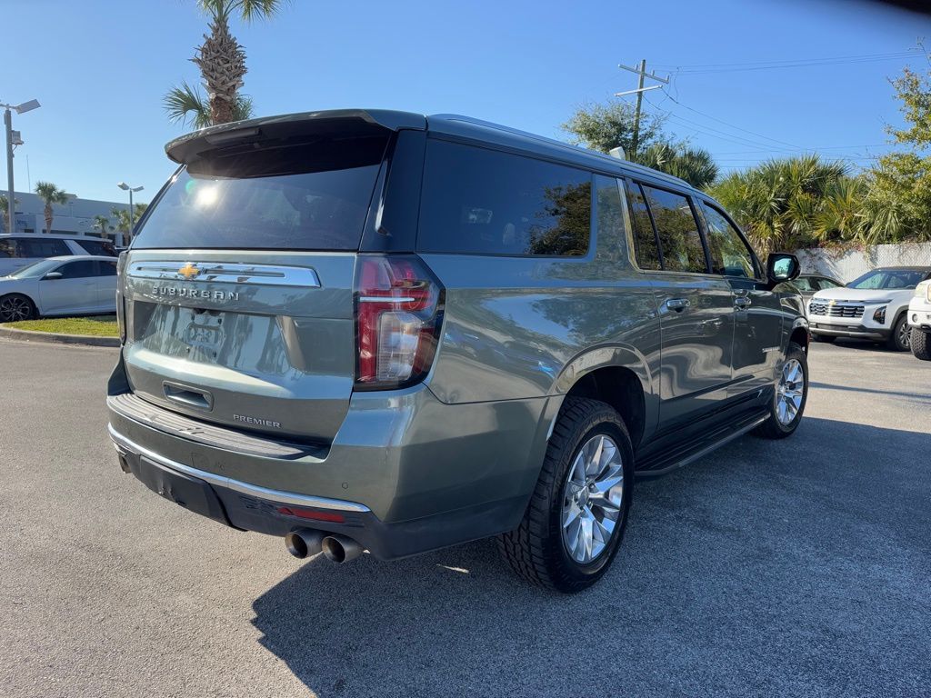 2023 Chevrolet Suburban Premier 8