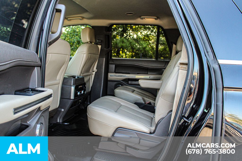 Used 2020 Black Ford XLT image 17
