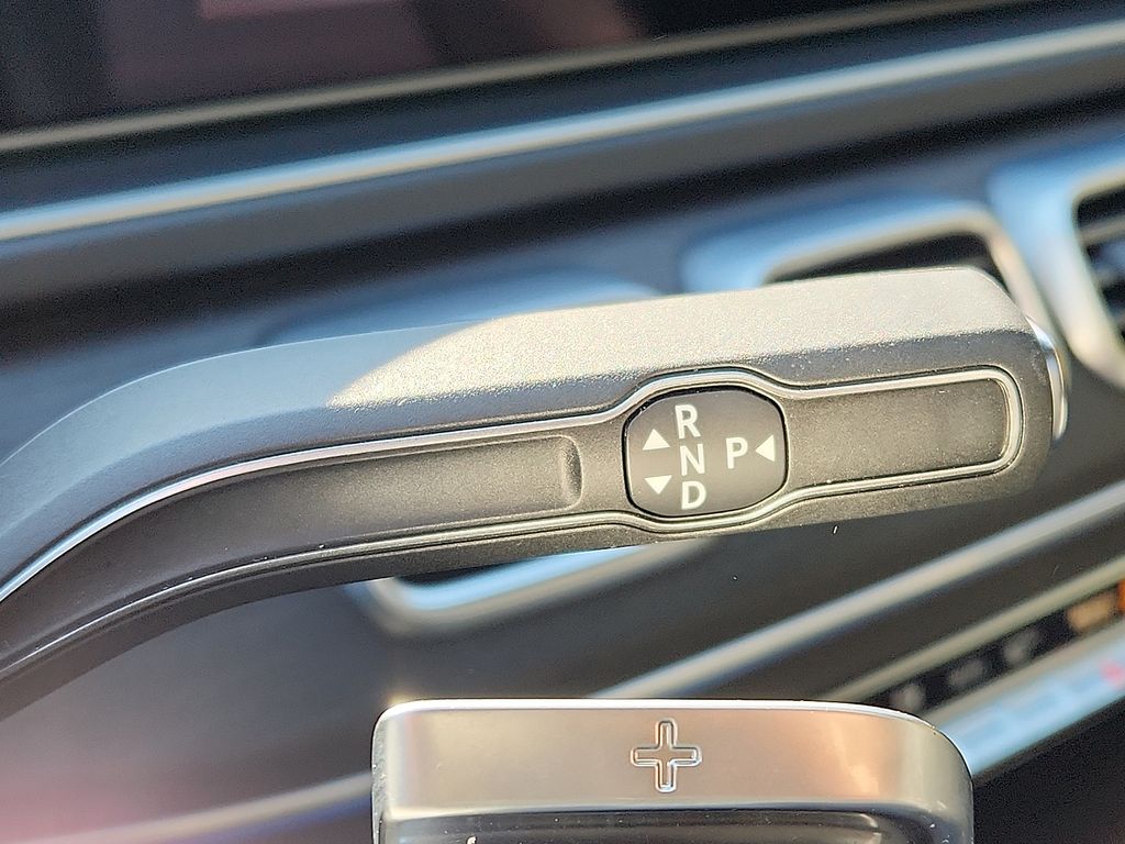 Thumbnail: 2025 Mercedes-Benz GLE - 15