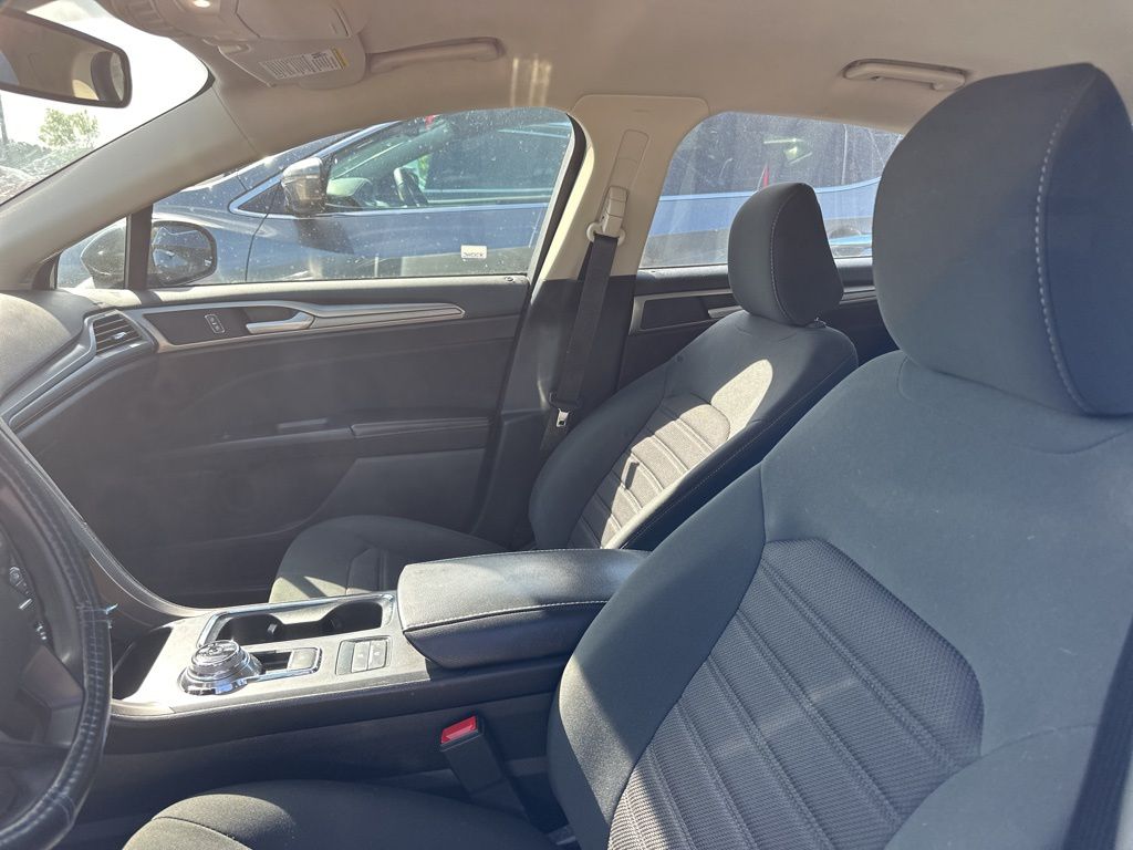 2020 Blue Ford Fusion SE FWD Sedan