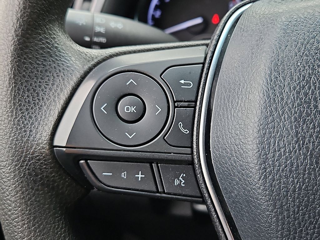 Thumbnail: 2018 Toyota Camry - 21