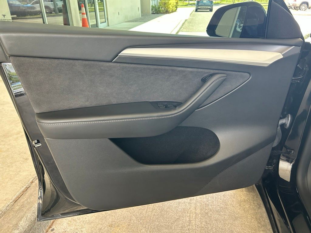 Used 2024 Black Tesla Long Range image 33