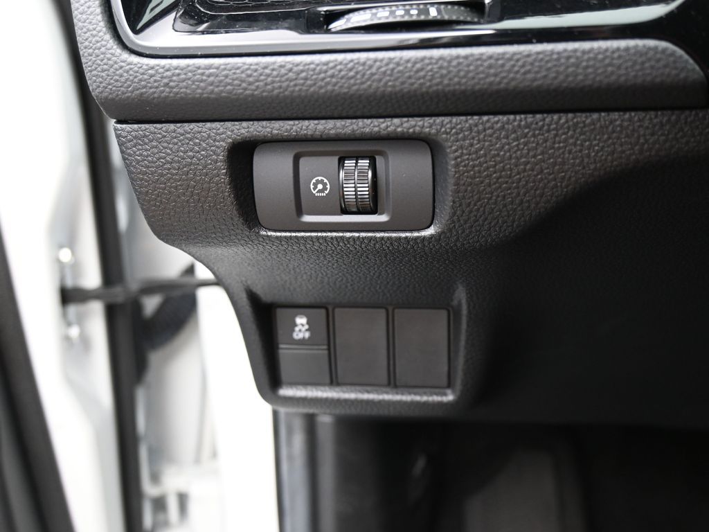 Used 2025 Platinum White Pearl Honda LX image 32