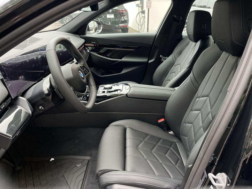 Thumbnail: 2026 BMW 5 Series - 11