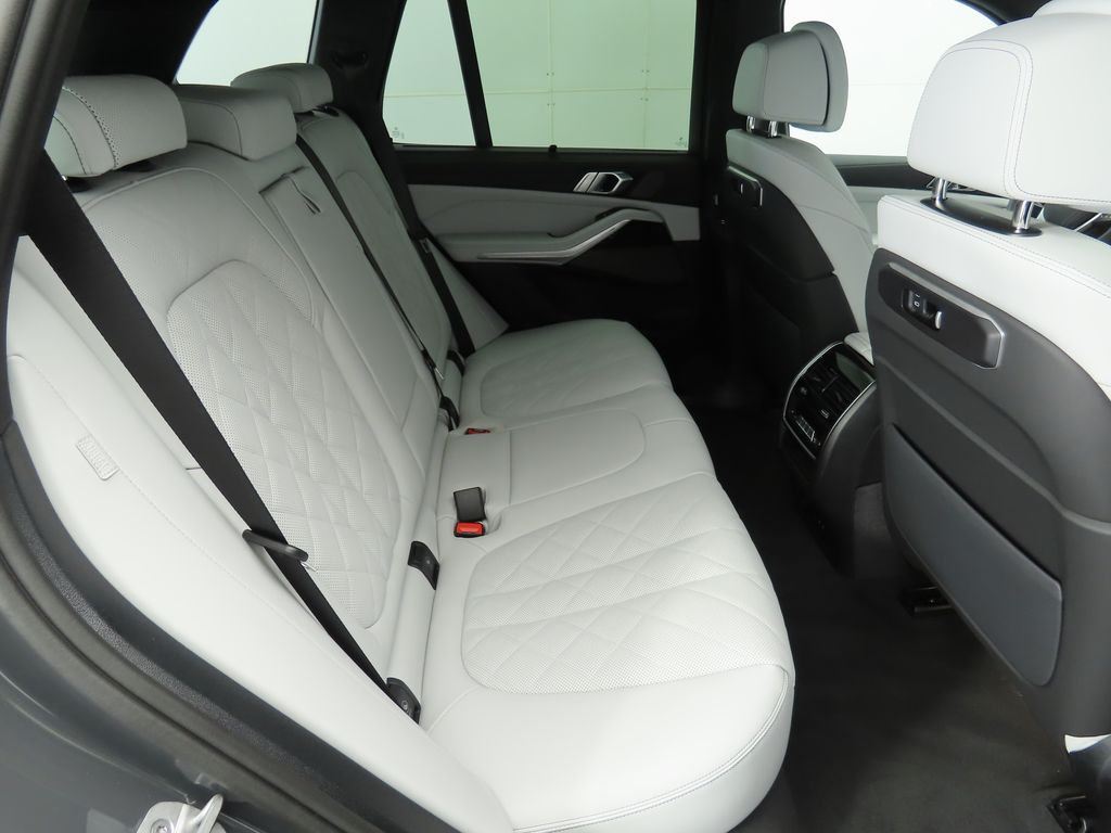 Thumbnail: 2026 BMW X5 - 22