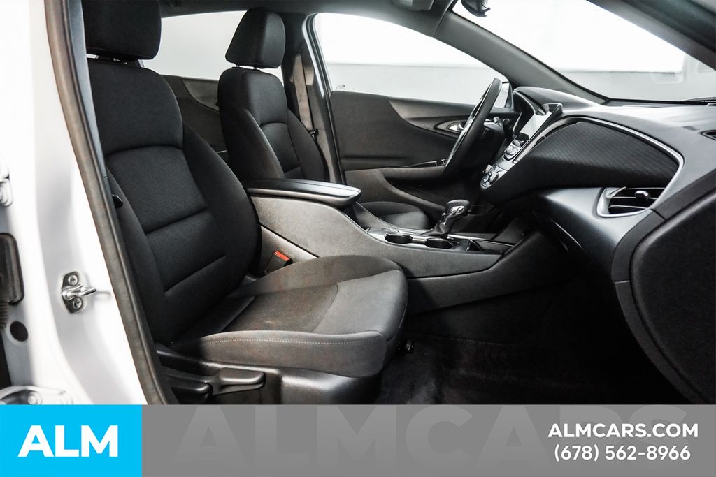 Used 2025 White Chevrolet LT image 19