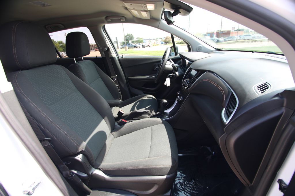 Used 2022 Chevrolet Trax SUV