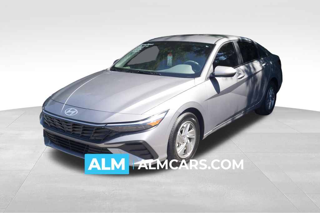 2025 Hyundai Elantra SE