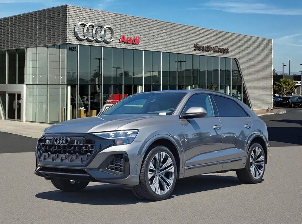 Thumbnail: 2025 Audi Q8 - 1