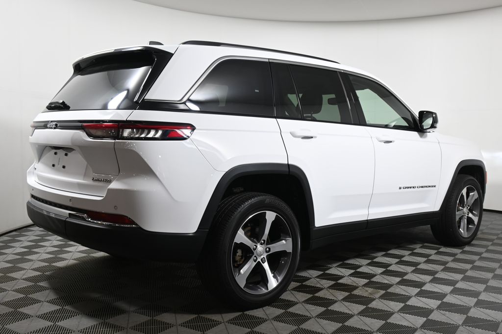 Thumbnail: 2023 Jeep Grand Cherokee - 7