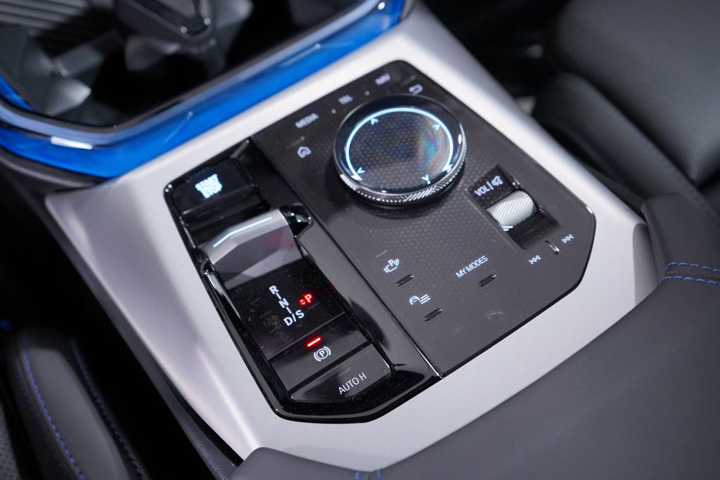 Thumbnail: 2026 BMW X3 - 11