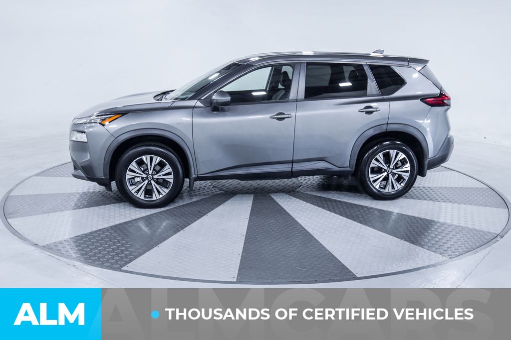 Used 2022 Gray Nissan SV image 4