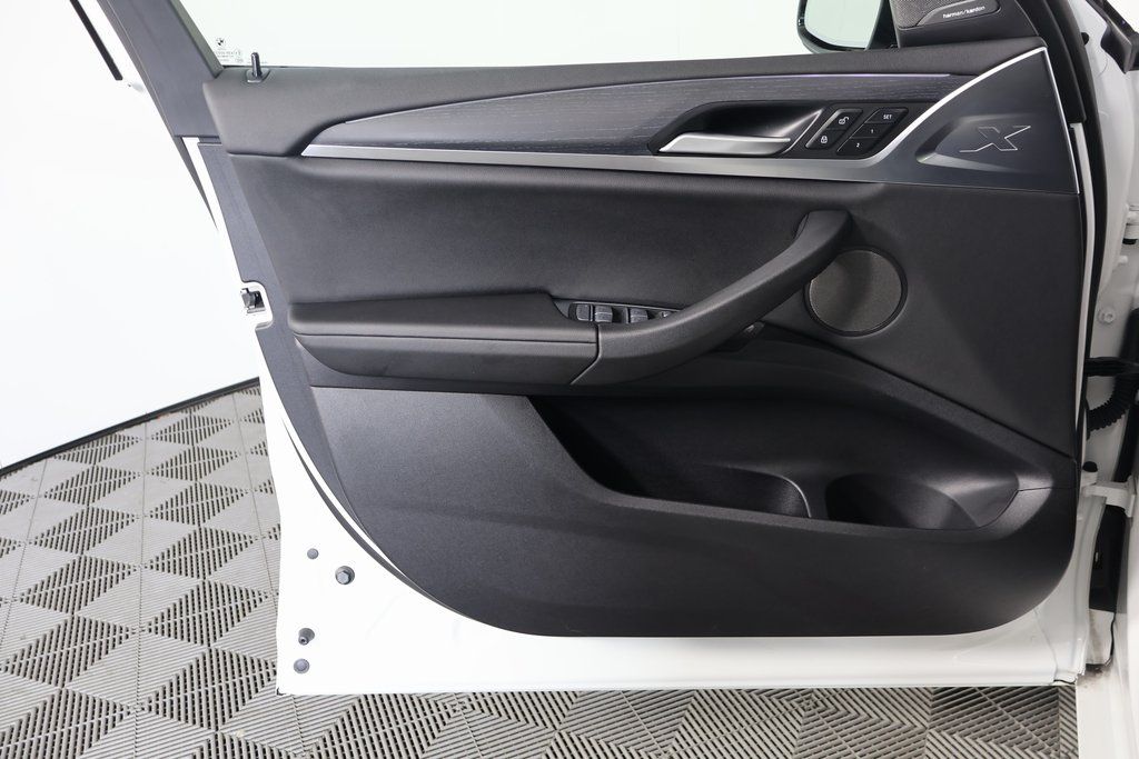 Thumbnail: 2024 BMW X4 - 12